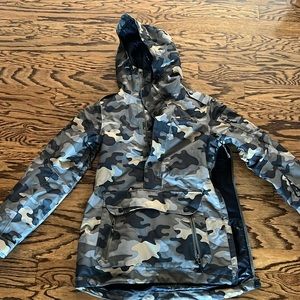 Oakley Camouflaged ski/snowboard Jacket
